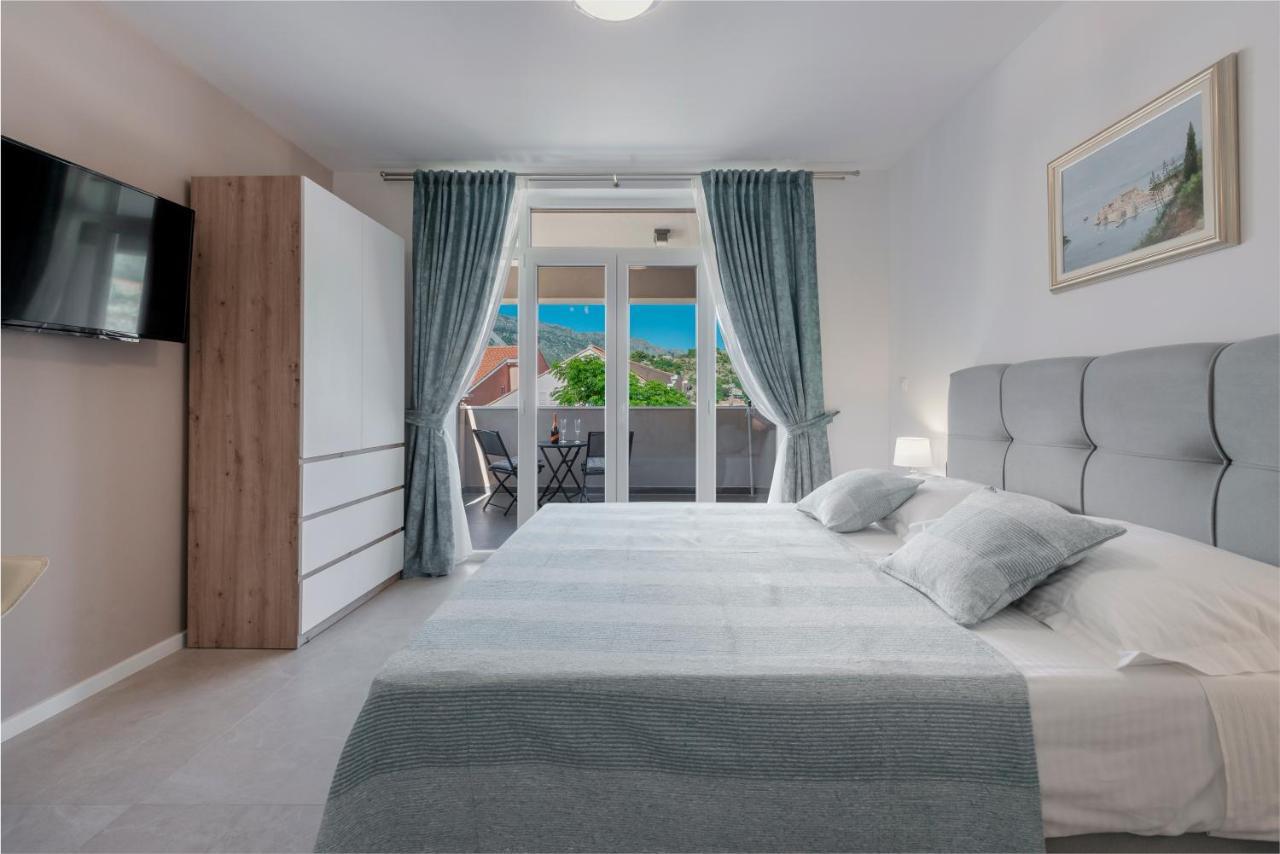 Oyo Deluxe Apartments 杜布罗夫尼克 外观 照片