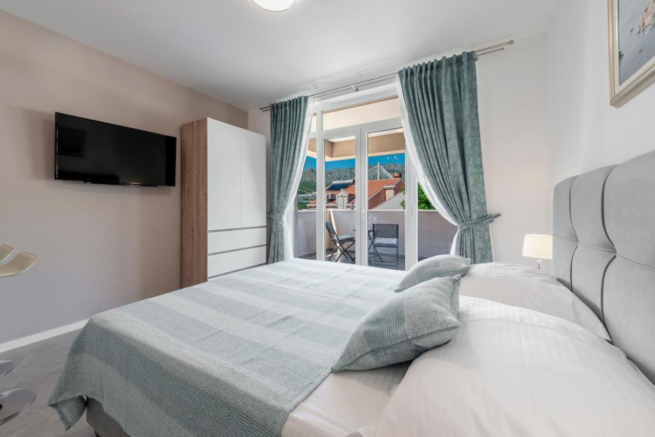Oyo Deluxe Apartments 杜布罗夫尼克 外观 照片