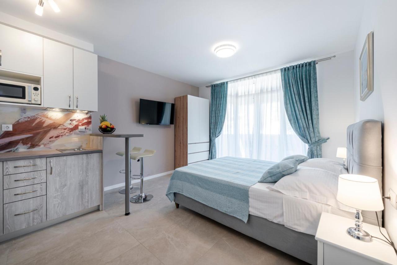Oyo Deluxe Apartments 杜布罗夫尼克 外观 照片