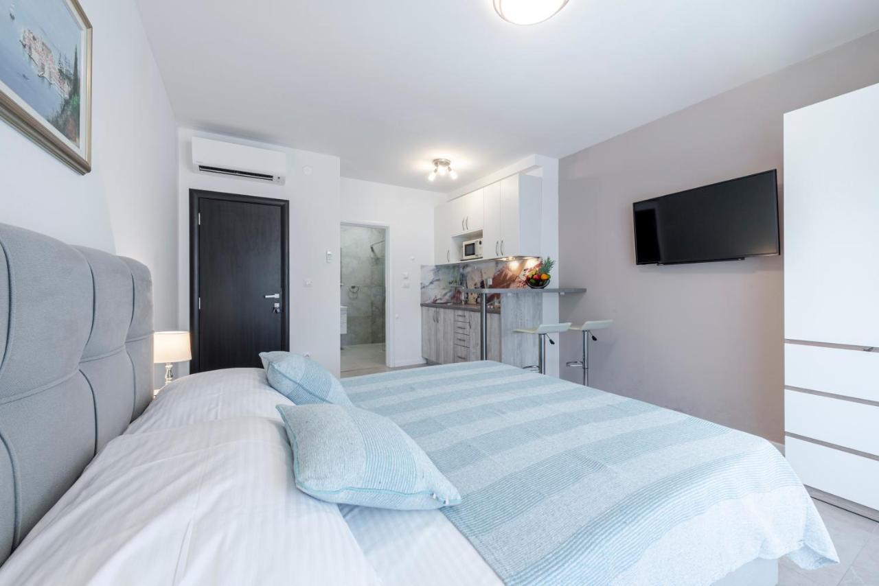 Oyo Deluxe Apartments 杜布罗夫尼克 外观 照片
