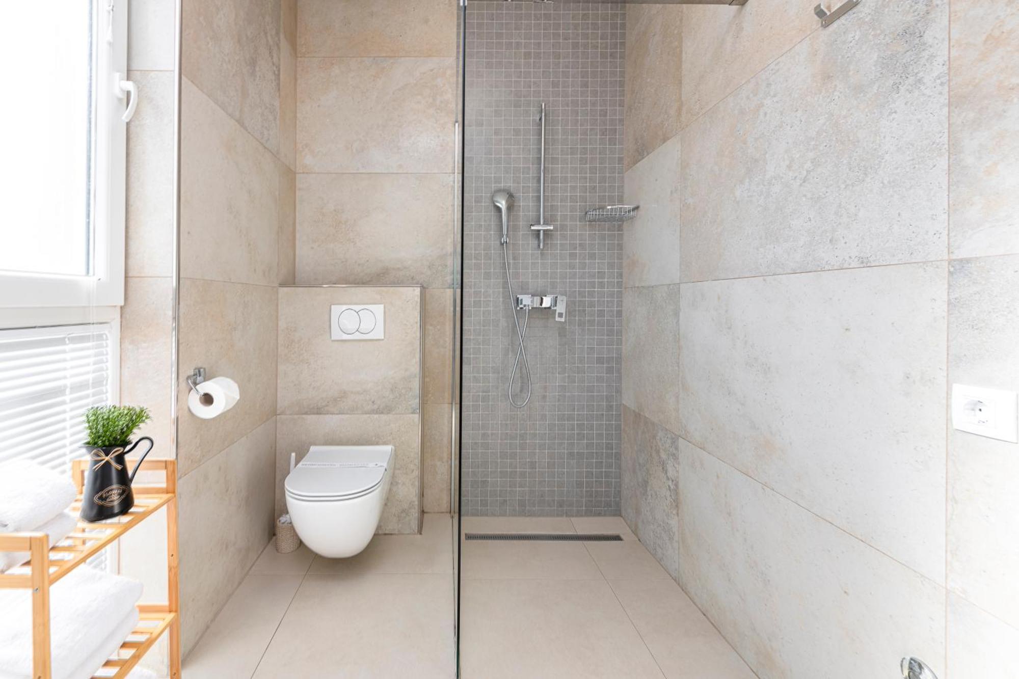 Oyo Deluxe Apartments 杜布罗夫尼克 外观 照片